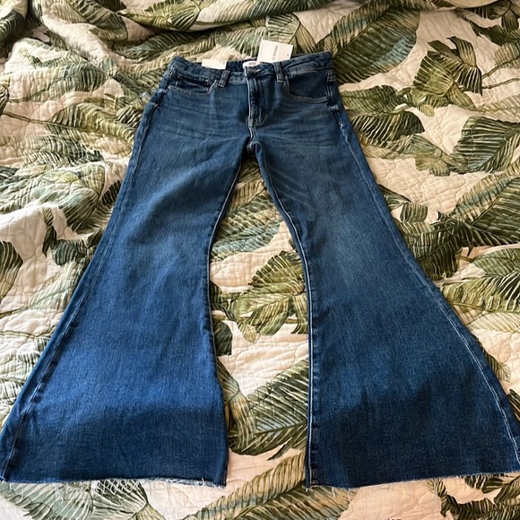 Forever 21 Flare Jeans NWT - Picture 1 of 5